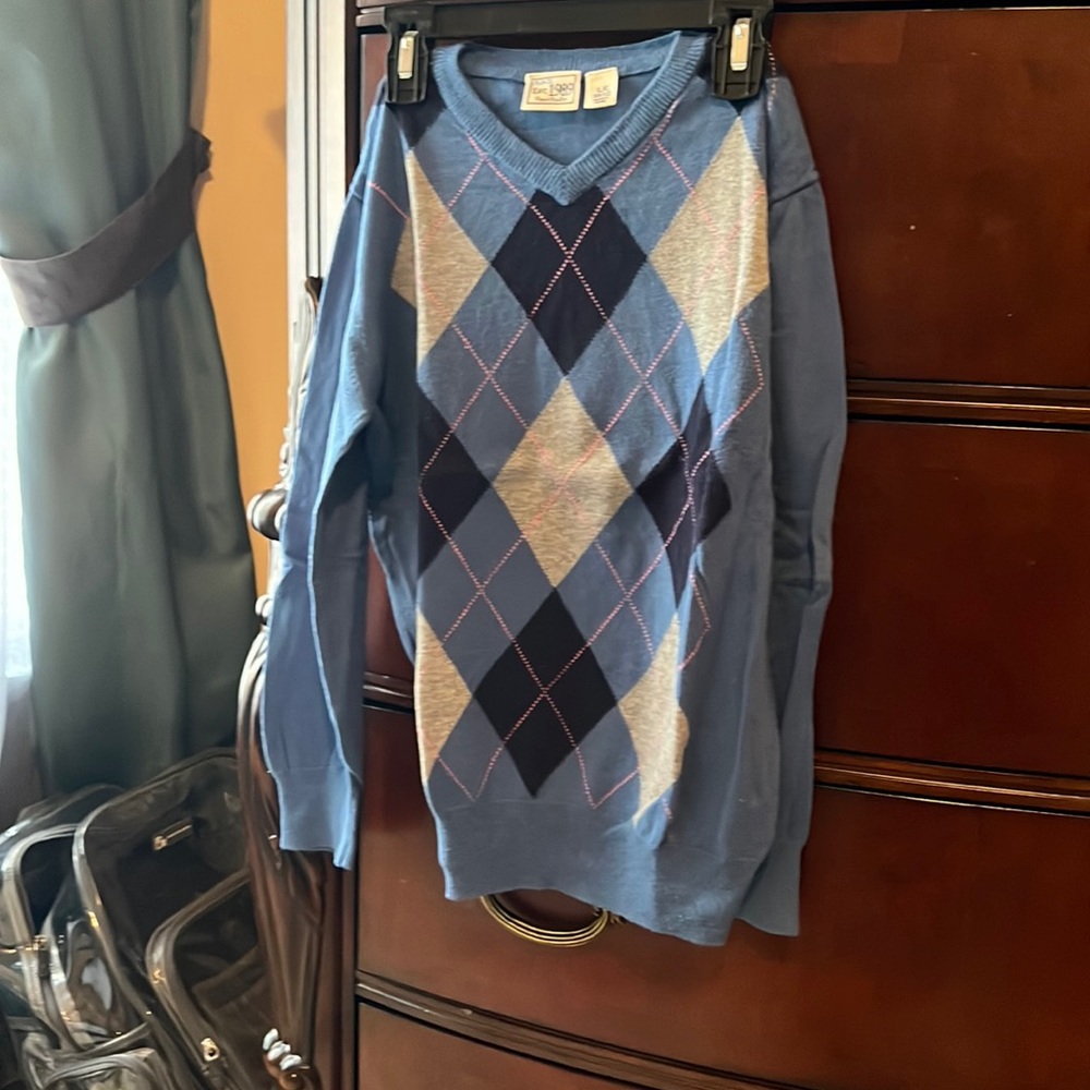 Boys argyle sweater Size Large (10/12)